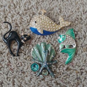 4 Pcs Colorful Animal Brooch Set